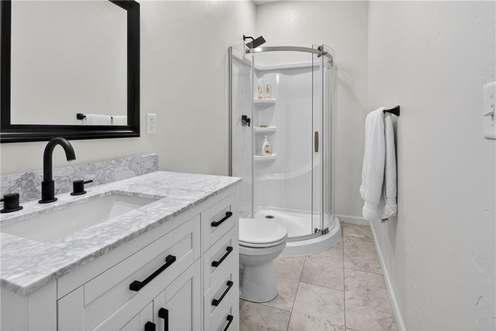 2015 South Lee's Summit Road Independence, MO 64050 - Photo 4 of 38