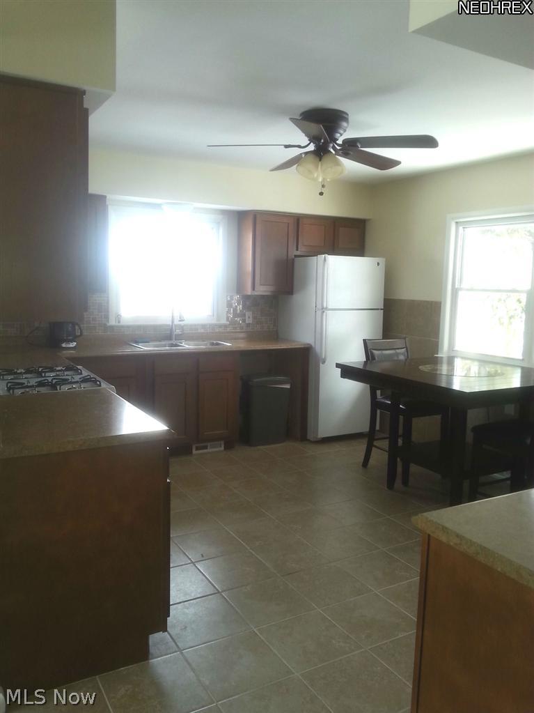 5895 Renninger Road Akron, OH 44319 - Photo 4 of 16 Gallery Image 4