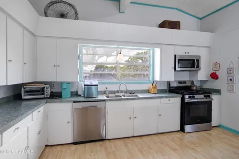 $630,000 | 116 Sunset Cypremort Point, Cypremort Point, LA 70538