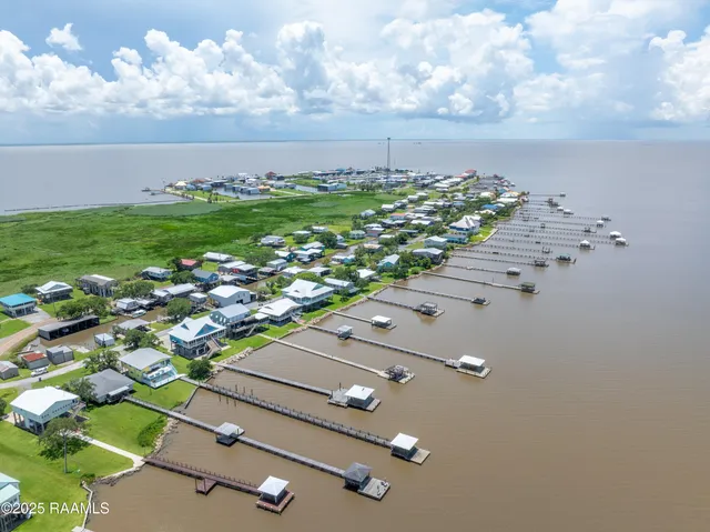 $650,000 | 116 Sunset Cypremort Point, Franklin, LA 70538