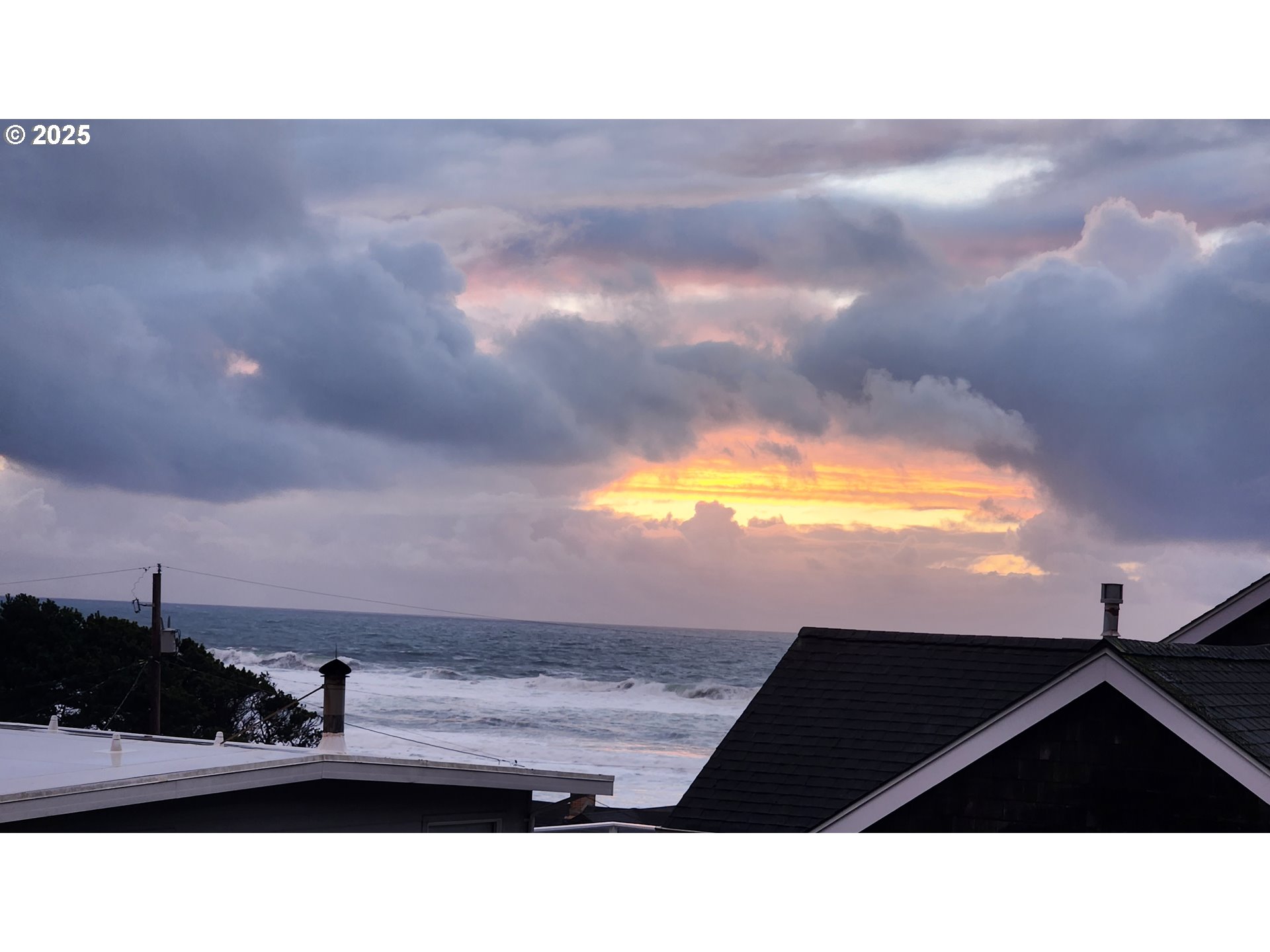 7495 Northeast Neptune Drive Lincoln City, OR 97367 - Photo 31 of 35 a black and white photo of a room