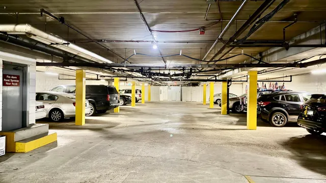 $185,000 | 4009 Heritage Hills Drive, Unit 108, Bloomington, MN 55437