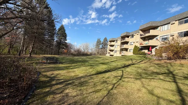 $185,000 | 4009 Heritage Hills Drive, Unit 108, Bloomington, MN 55437