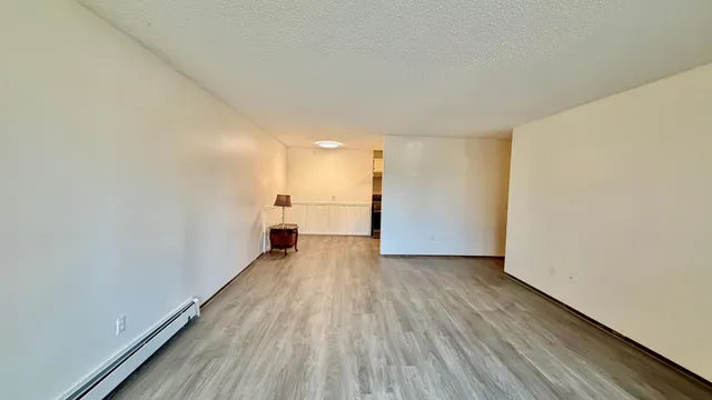 $185,000 | 4009 Heritage Hills Drive, Unit 108, Bloomington, MN 55437