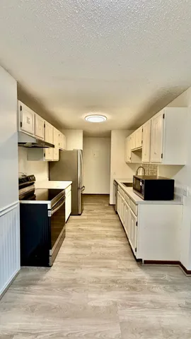 $185,000 | 4009 Heritage Hills Drive, Unit 108, Bloomington, MN 55437