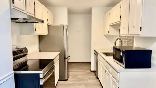 $185,000 | 4009 Heritage Hills Drive, Unit 108, Bloomington, MN 55437