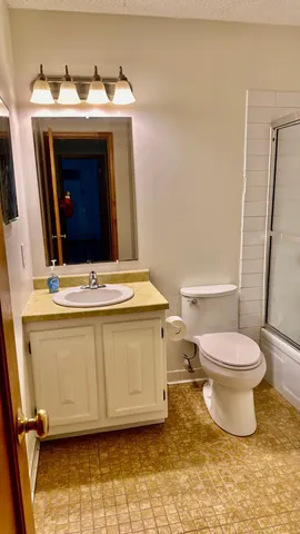 $185,000 | 4009 Heritage Hills Drive, Unit 108, Bloomington, MN 55437