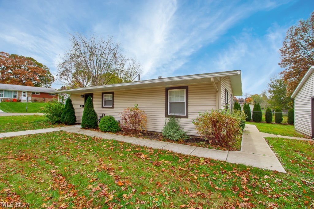357 Mohawk Street Northwest Canton, OH 44708 - Photo 2 of 23 Gallery Image 2
