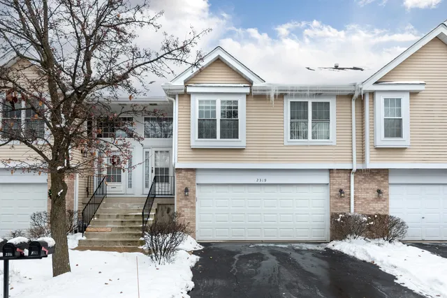 $410,500 | 2319 Chasewood Drive, Downers Grove, IL 60515