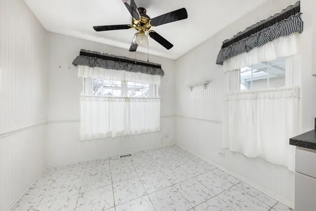 $410,500 | 2319 Chasewood Drive, Downers Grove, IL 60515