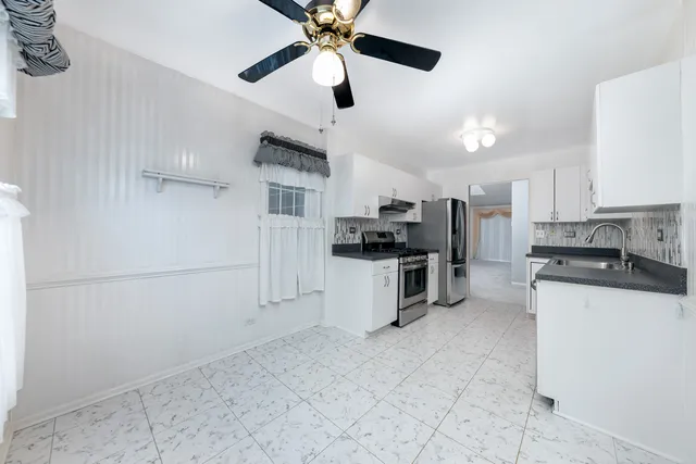 $410,500 | 2319 Chasewood Drive, Downers Grove, IL 60515