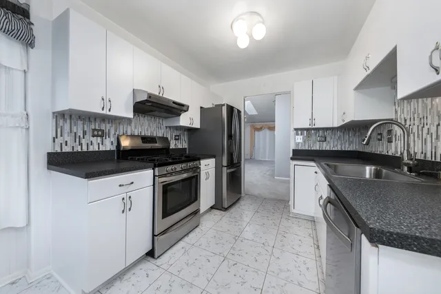 $410,500 | 2319 Chasewood Drive, Downers Grove, IL 60515