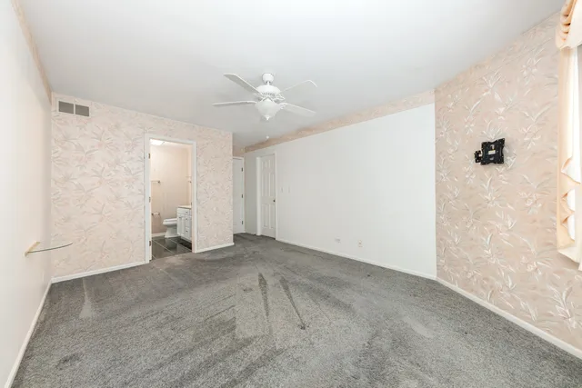 $410,500 | 2319 Chasewood Drive, Downers Grove, IL 60515