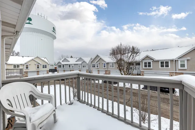 $410,500 | 2319 Chasewood Drive, Downers Grove, IL 60515