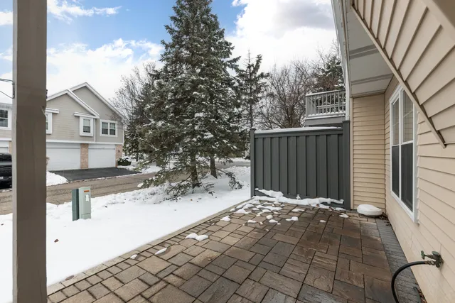 $410,500 | 2319 Chasewood Drive, Downers Grove, IL 60515