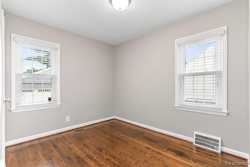 2756 Cumberland Road Berkley, MI 48072 - Photo 18 of 31 Gallery Image 18