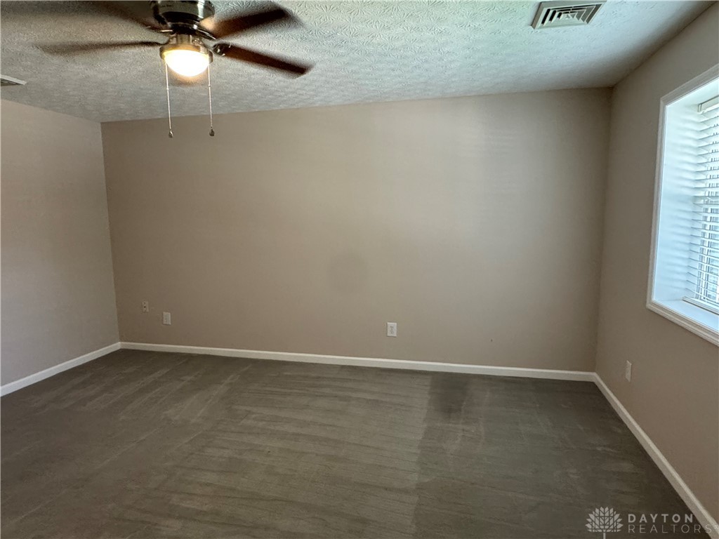 523 Newport Road Xenia, OH 45385 - Photo 14 of 43 Front unit #1Master suite 23x22