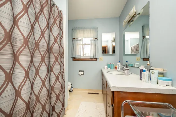 $399,900 | 502 Vine Avenue West, Montgomery, MN 56069