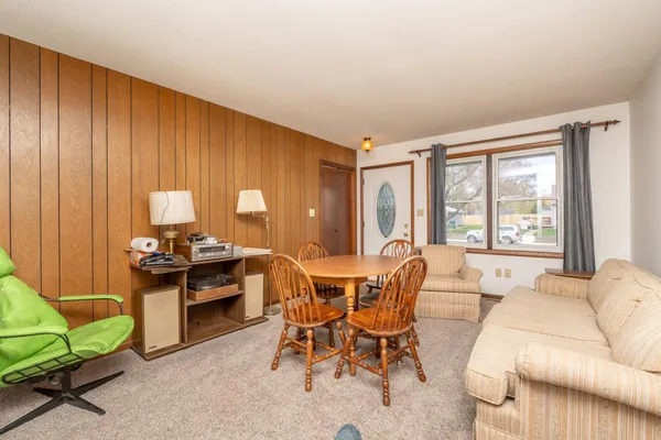 $399,900 | 502 Vine Avenue West, Montgomery, MN 56069