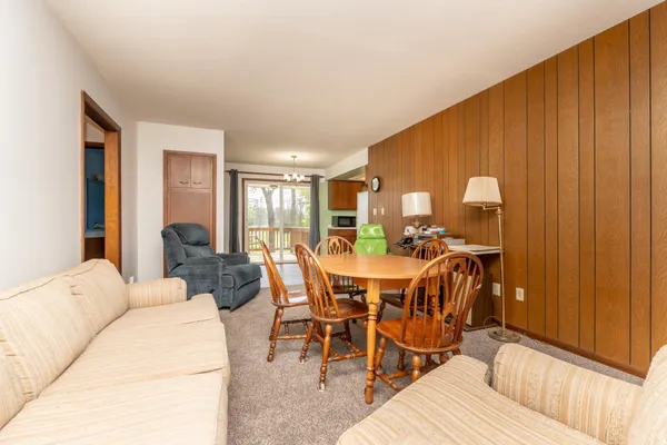 $399,900 | 502 Vine Avenue West, Montgomery, MN 56069