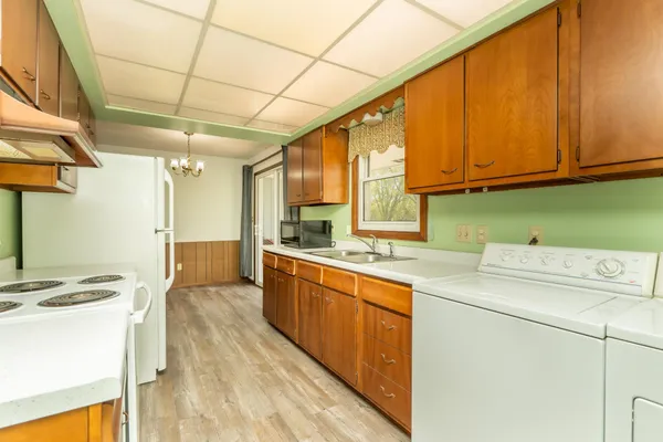 $399,900 | 502 Vine Avenue West, Montgomery, MN 56069