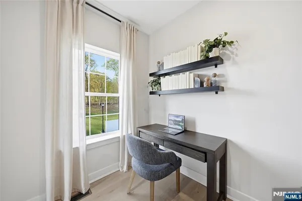$1,050,290 | 14 Melbourne Drive, Oakland, NJ 07436