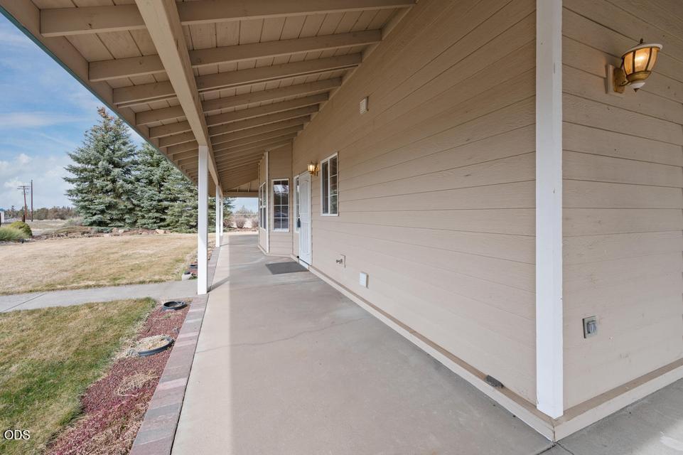 24585 Dodds Road Bend, OR 97701 - Photo 60 of 114