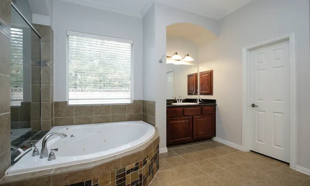 $639,900 | 8407 Alyssa Gardens Lane, Humble, TX 77396