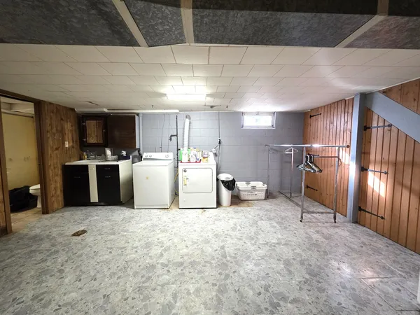 a view of a storage & utility room