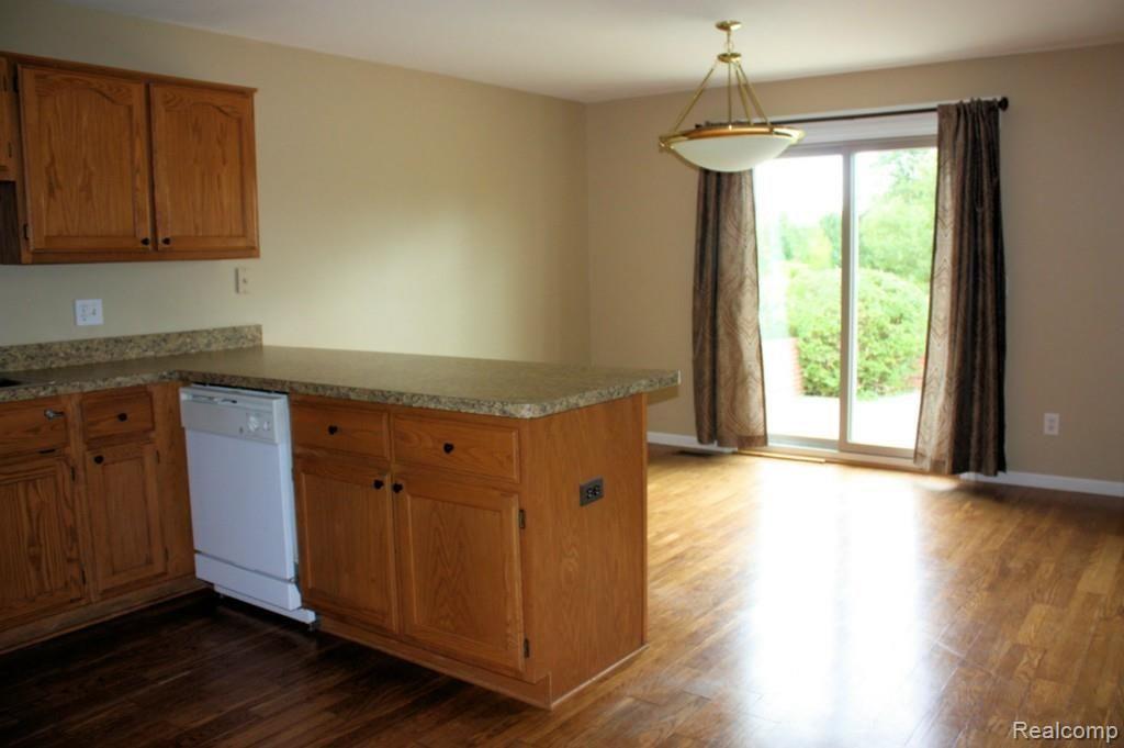 222 Holmes Road Allenton, MI 48002 - Photo 17 of 33