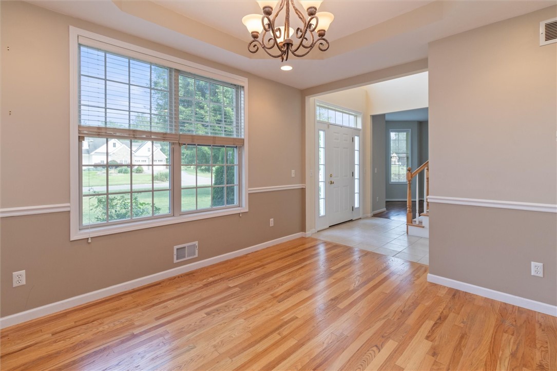 25 Hampstead Drive Penfield, NY 14580 - Photo 4 of 46