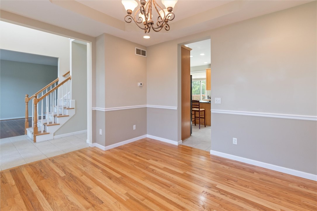 25 Hampstead Drive Penfield, NY 14580 - Photo 5 of 46