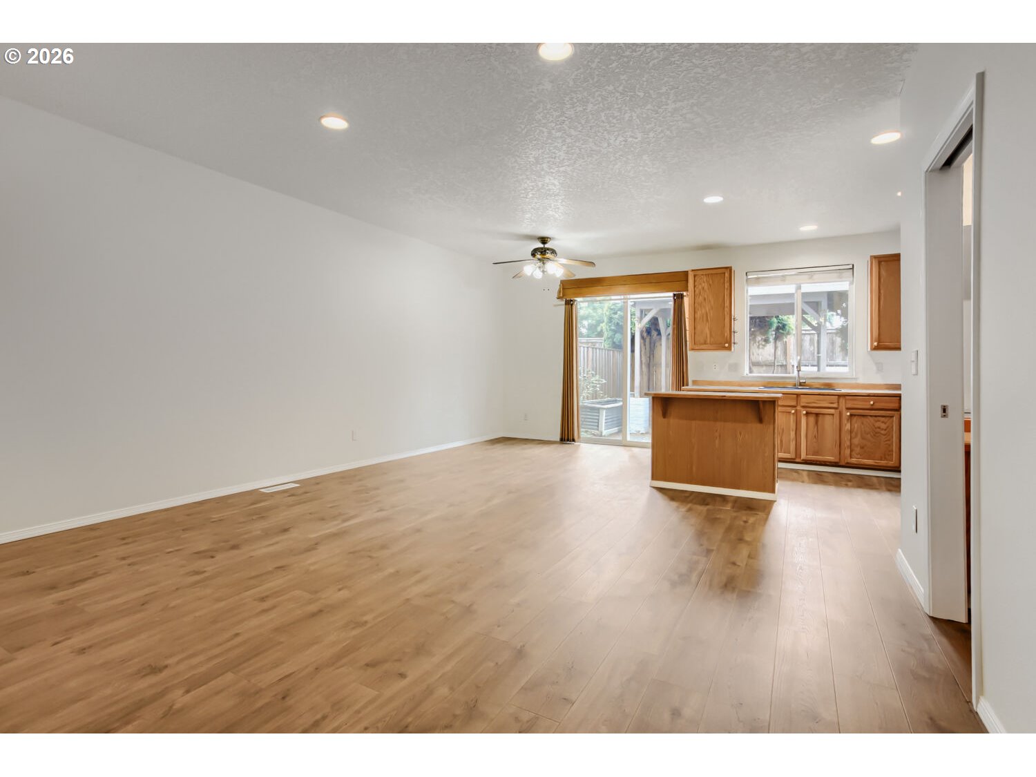 18691 Southwest Stubblefield Way Beaverton, OR 97003 - Photo 7 of 32 Living Room/Dining Room
