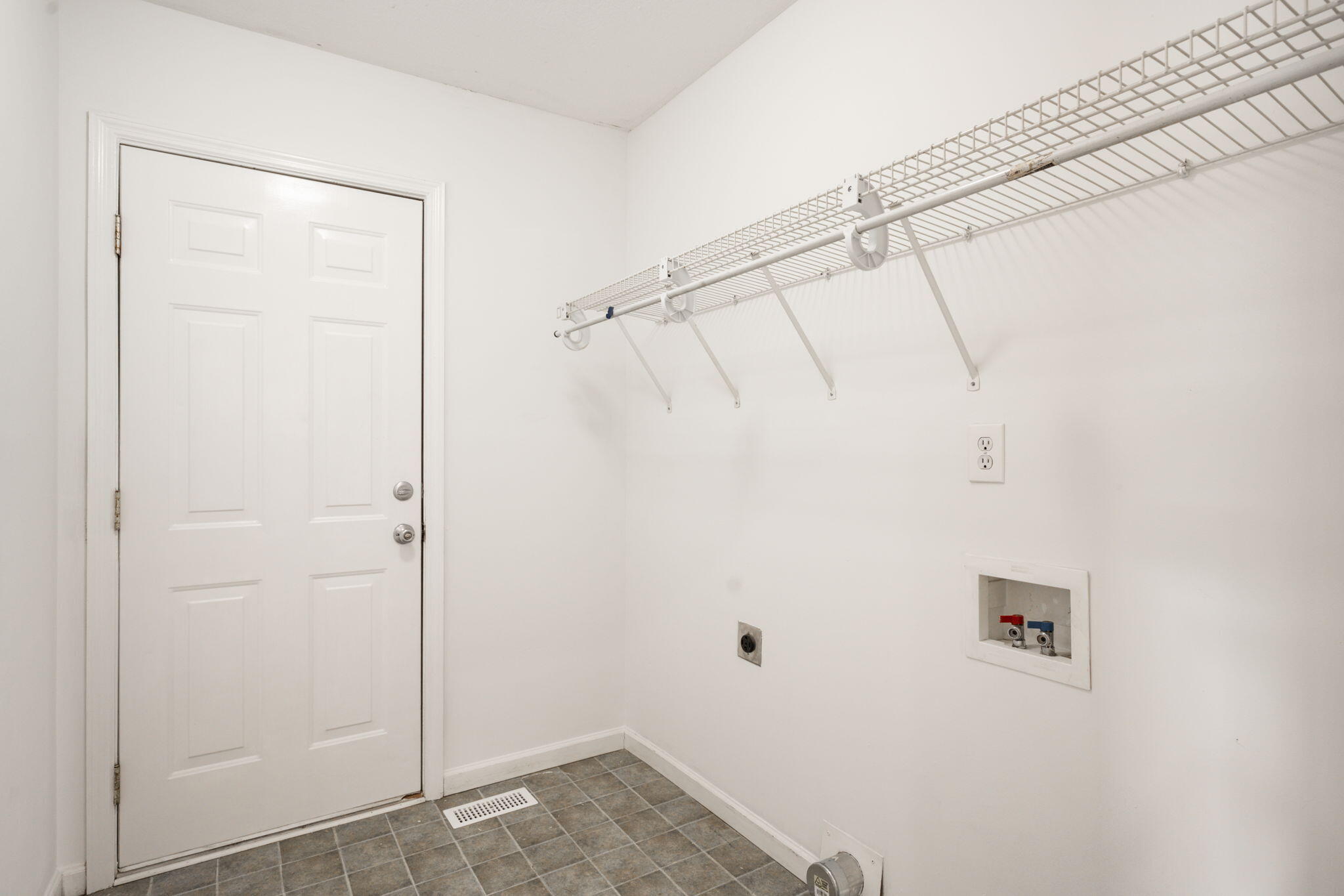 8696 Brenda Drive Harrison, TN 37341 - Photo 23 of 28 5-web-or-mls-DSC_7312