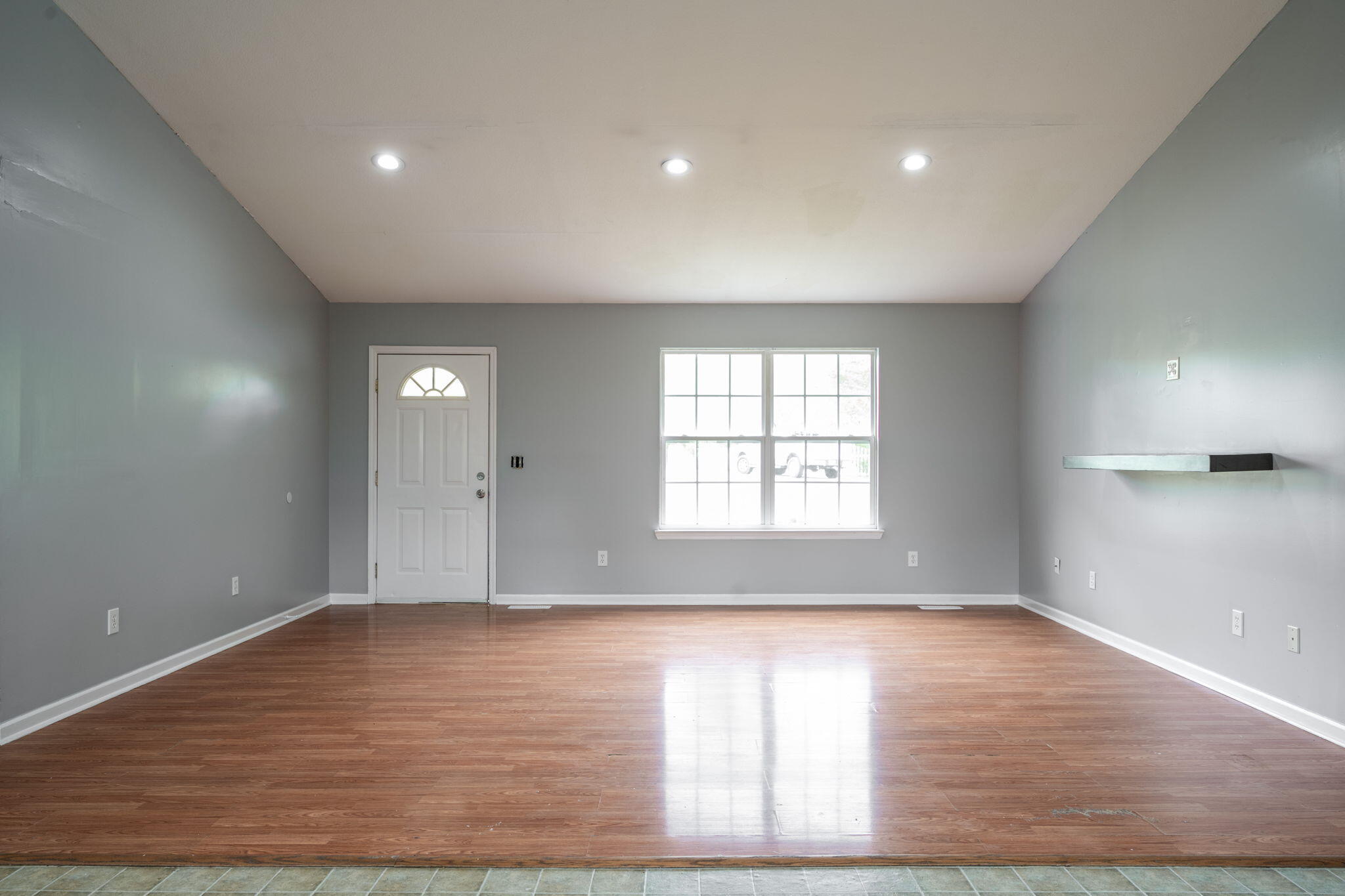 8696 Brenda Drive Harrison, TN 37341 - Photo 4 of 28 6-web-or-mls-DSC_7315