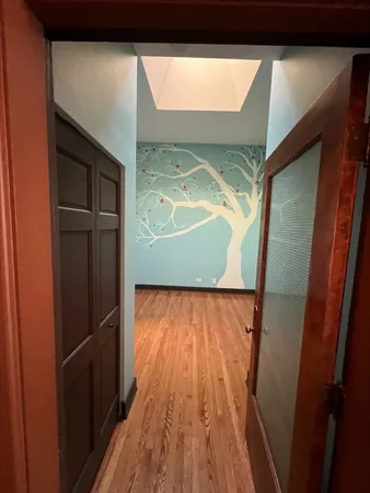 $1,800 | 26 East Downer Place, Unit B, Aurora, IL 60505