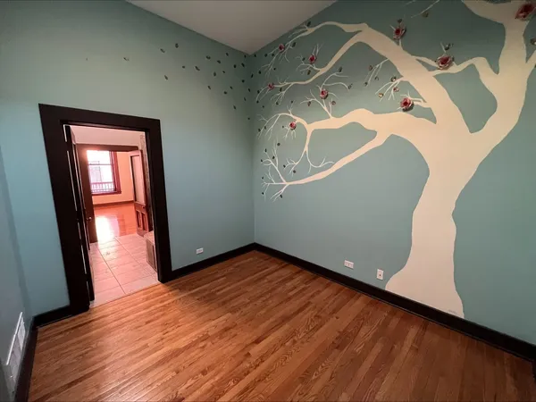 $1,800 | 26 East Downer Place, Unit B, Aurora, IL 60505