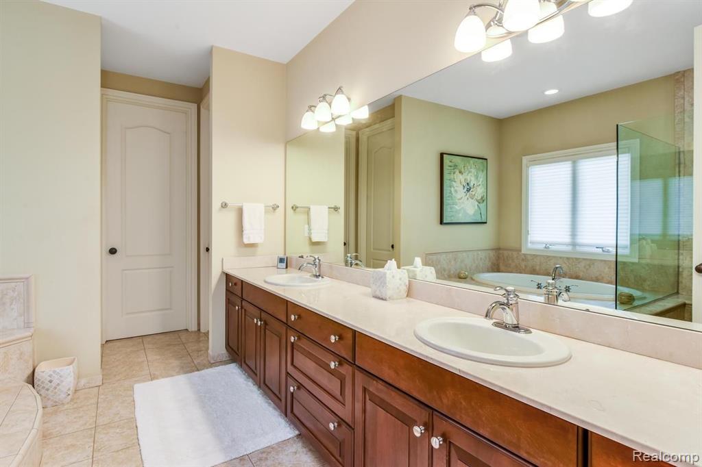 661 Langley Road Rochester Hills, MI 48309 - Photo 25 of 41