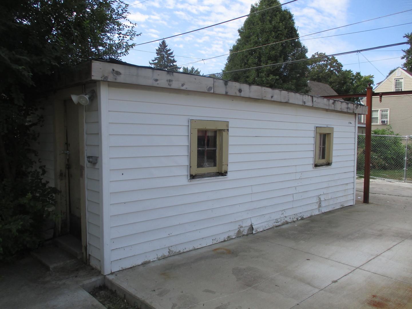 1324 Clinton Avenue Berwyn, IL 60402 - Photo 12 of 14 a view of a garage
