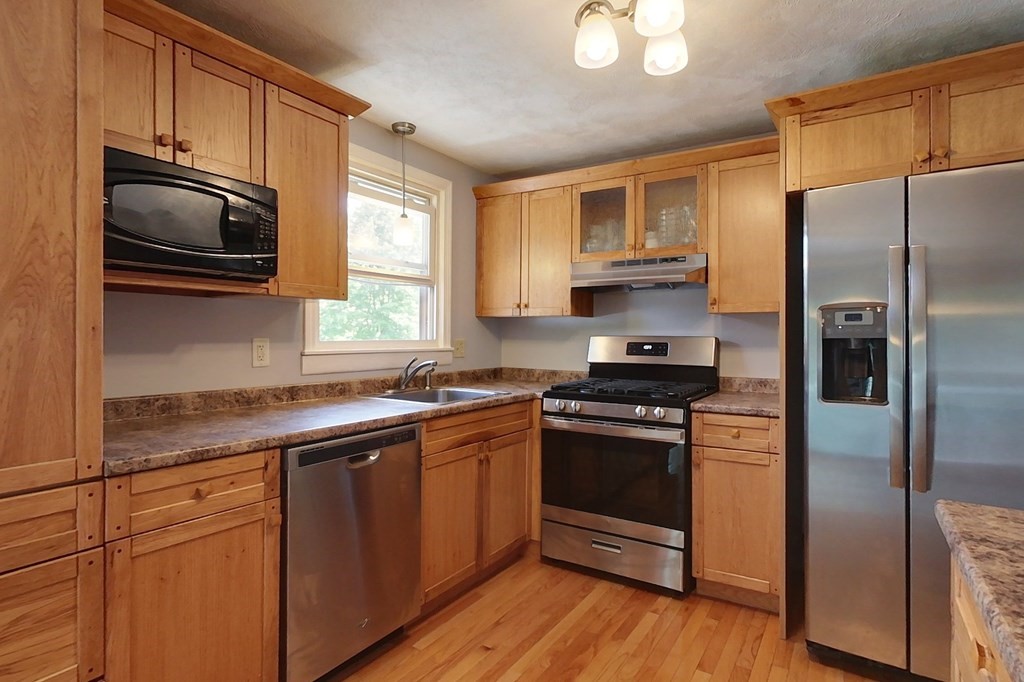 94 Lowell Road Pepperell, MA 01463 - Photo 3 of 32