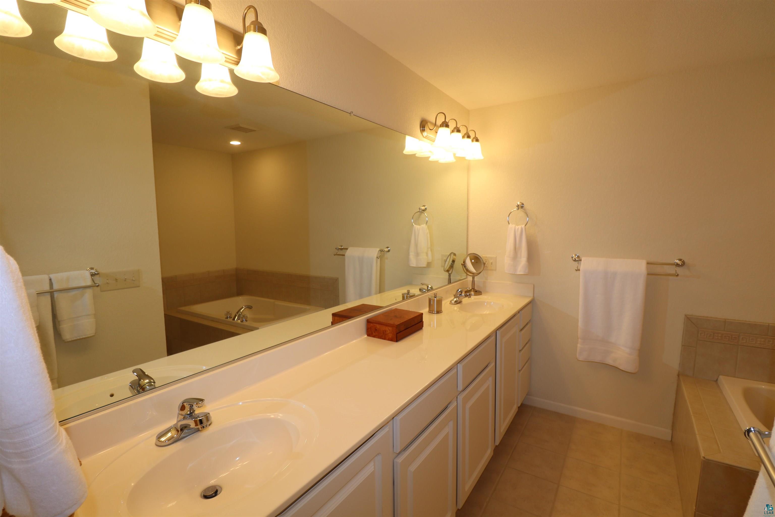 34590 Bay View Road, Unit 804 Bayfield, WI 54814 - Photo 13 of 27 Gallery Image 13