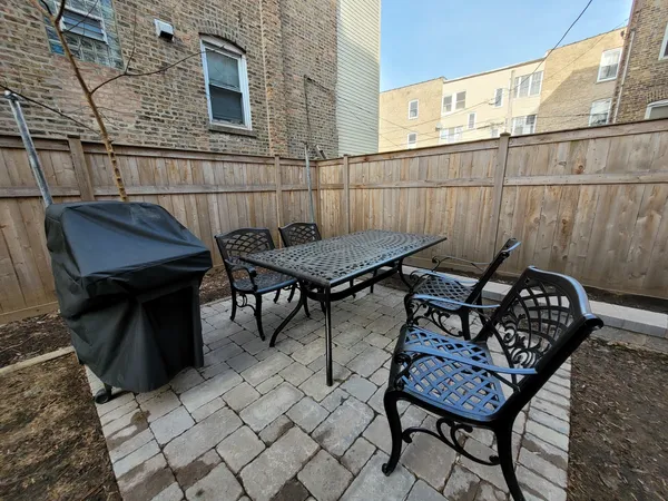 $2,845 | 1656 West Summerdale Avenue, Unit 2E, Chicago, IL 60640