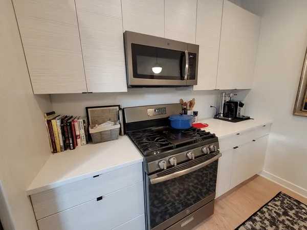 $2,845 | 1656 West Summerdale Avenue, Unit 2E, Chicago, IL 60640