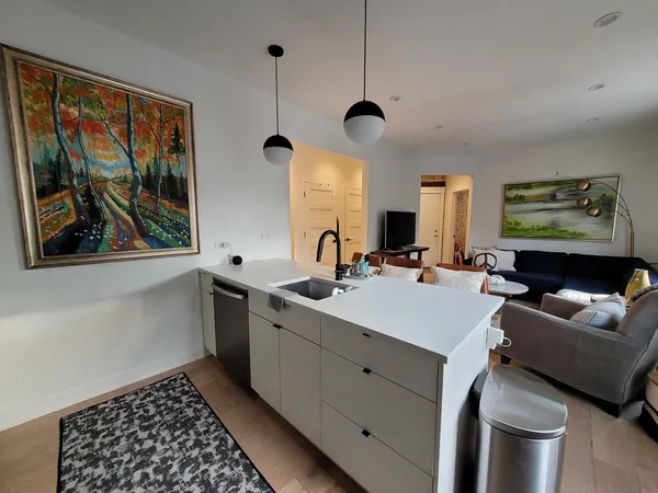 $2,845 | 1656 West Summerdale Avenue, Unit 2E, Chicago, IL 60640