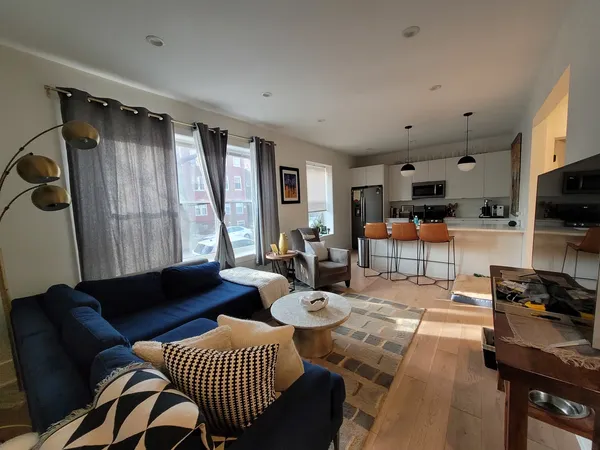 $2,845 | 1656 West Summerdale Avenue, Unit 2E, Chicago, IL 60640