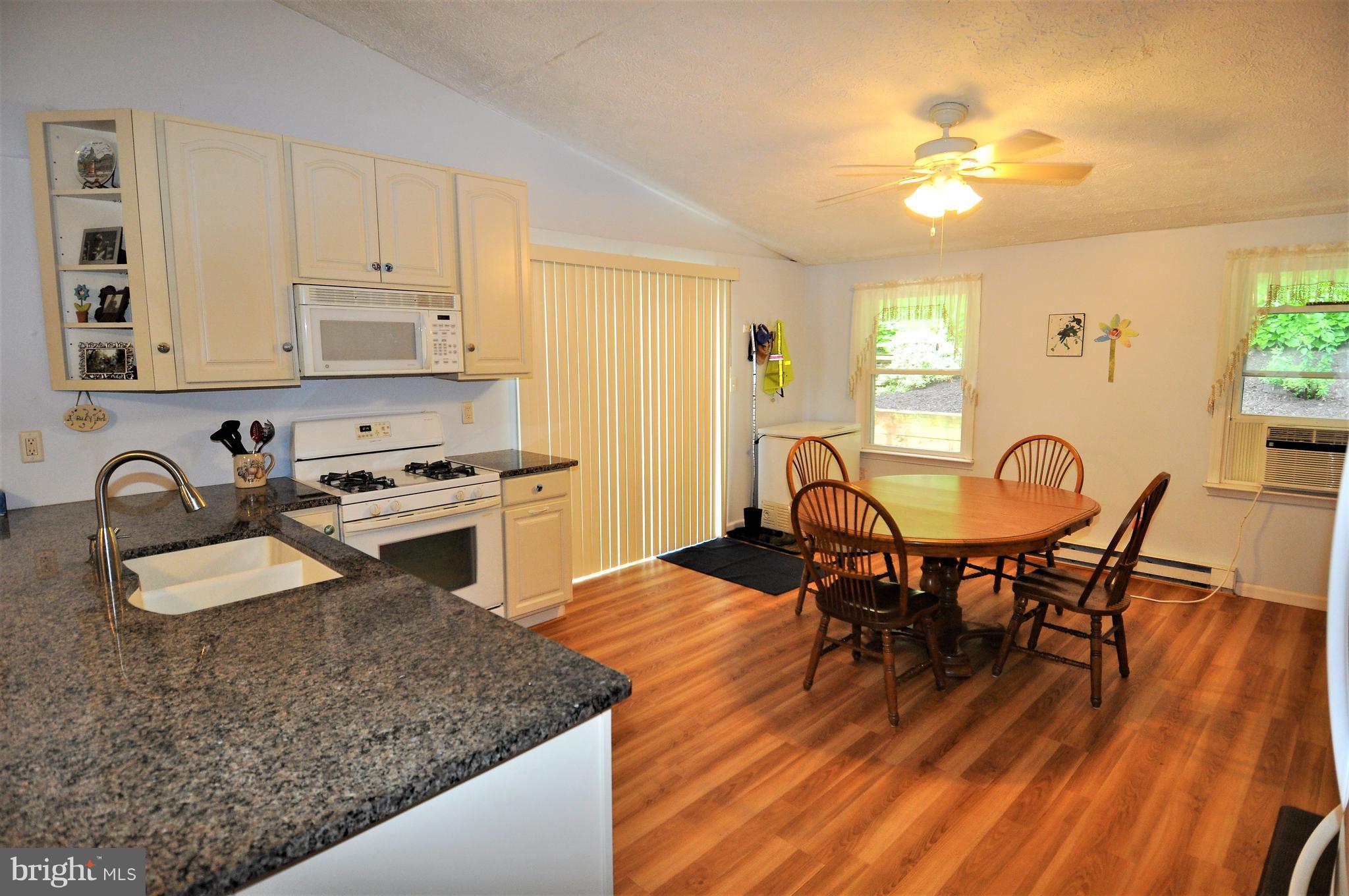 Country Kitchen