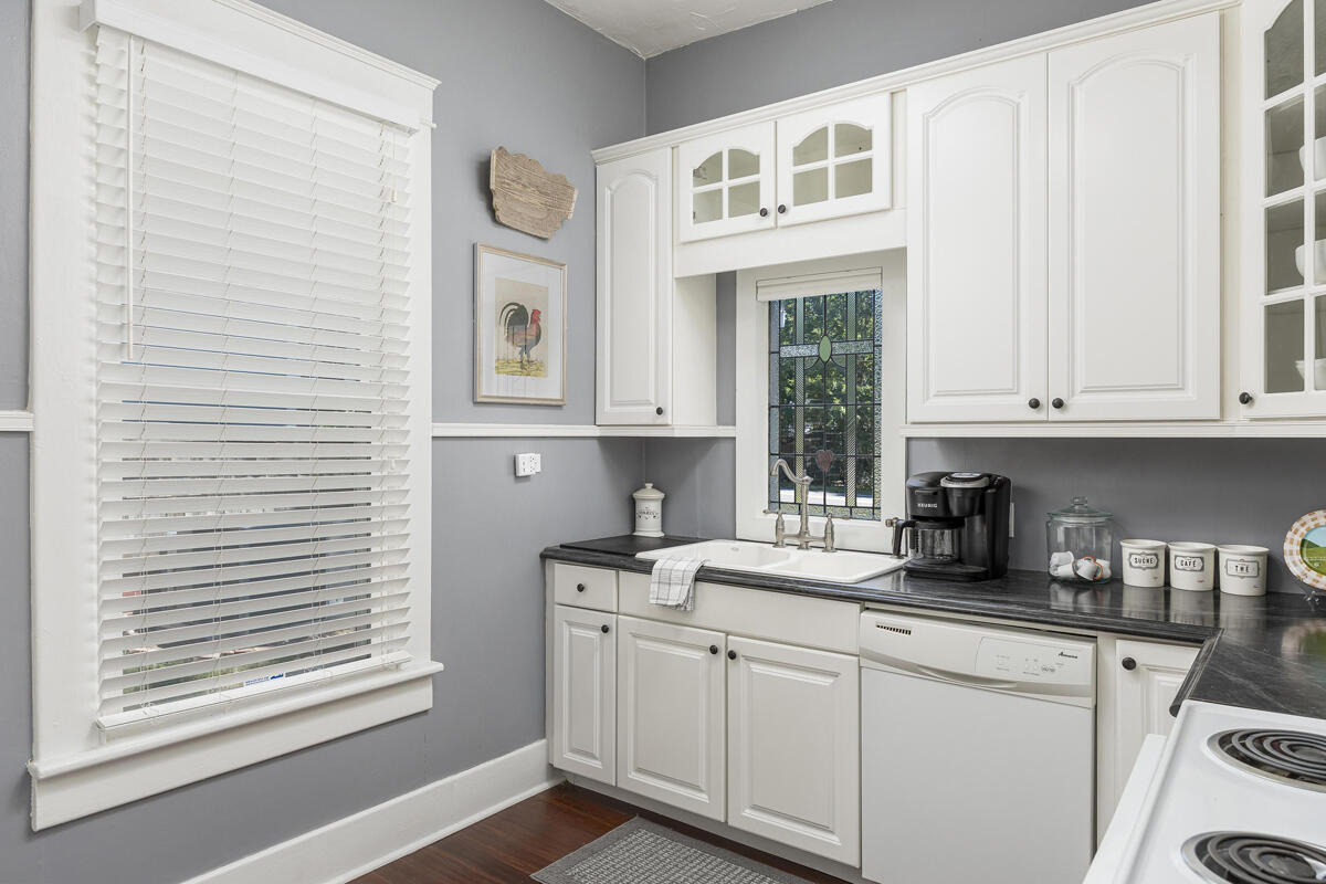 5719 St Elmo Avenue Chattanooga, TN 37409 - Photo 16 of 36 2023_08_August_5719_St_Elmo_Ave_0023