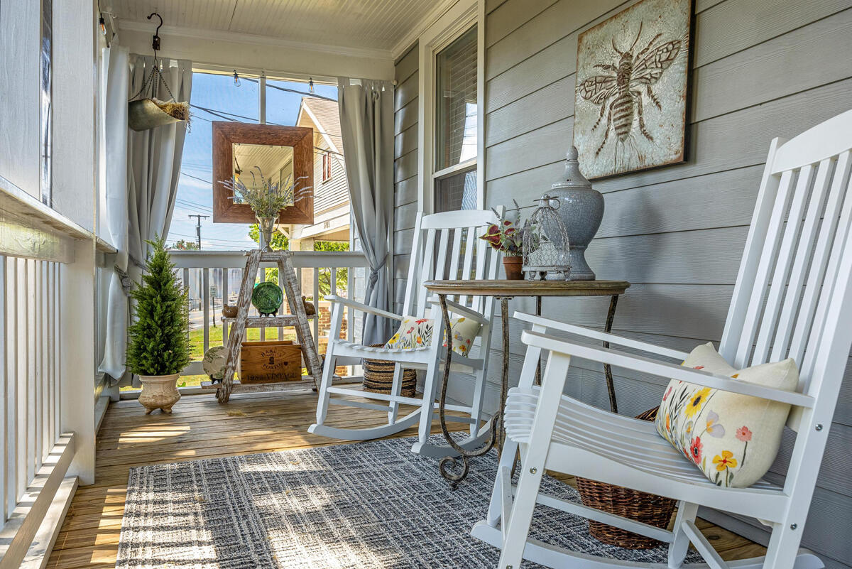 5719 St Elmo Avenue Chattanooga, TN 37409 - Photo 5 of 36 2023_08_August_5719_St_Elmo_Ave_0006