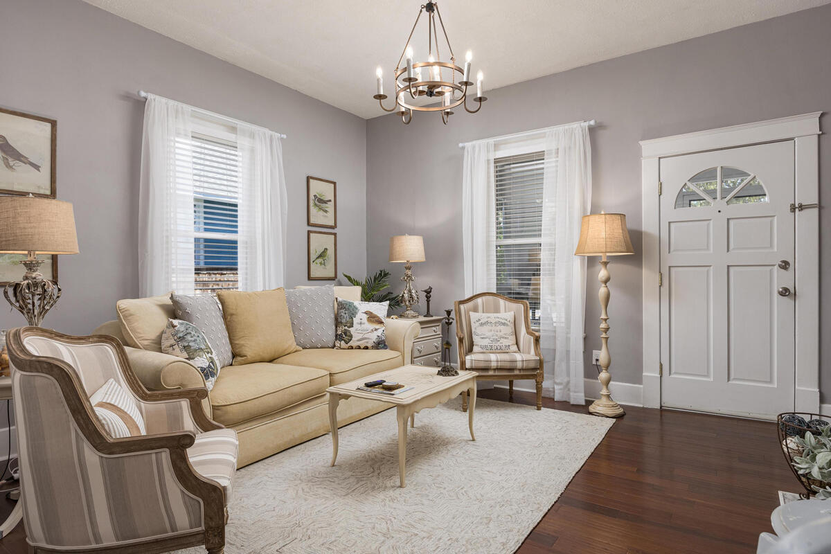 5719 St Elmo Avenue Chattanooga, TN 37409 - Photo 9 of 36 2023_08_August_5719_St_Elmo_Ave_0017