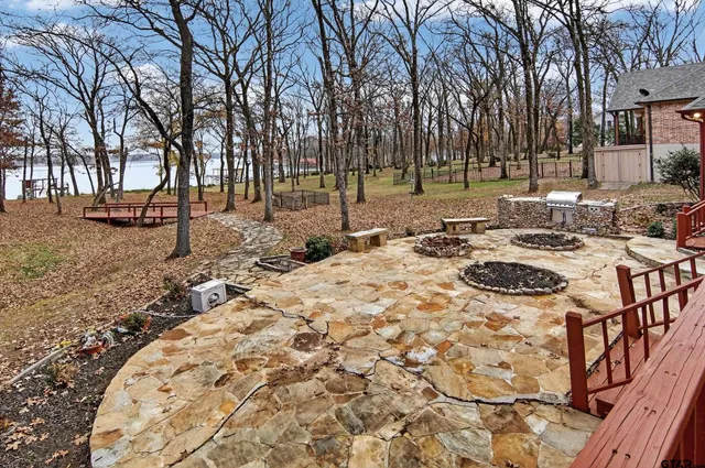 a row of lawn chairs with sitting area